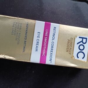 RoC Retinol Correxion Line Smoothing Eye Cream - Gold